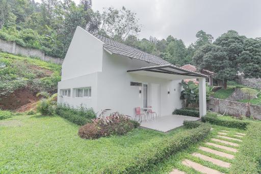 RedDoorz Resort Syariah near D'Castello Ciater Subang - Housity