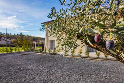 LES VALLEES by Cocoonr - Housity