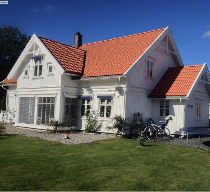 Fredrikstad luxury wooden villa in Norwegian archipelago - Housity