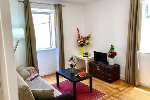 Heart of Lisbon Private Apartment, Bairro Alto - Housity