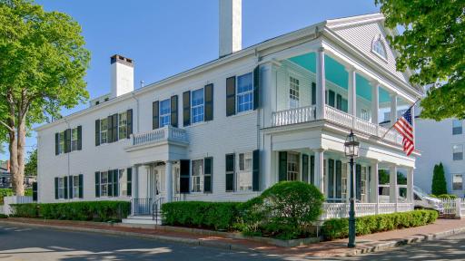 Captain Morse House - Luxury, Waterfront, Town, & Beaches - 5 stars - Housity