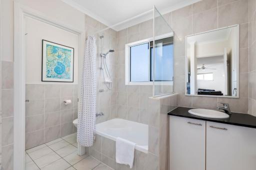 The Burlington Holiday Apartments - Housity