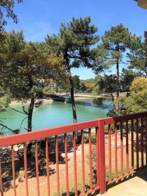 Appartement Pour 4 Personnes Avec Vue Sur Le Canal Du Lac Marin- Residence Du Lac - Housity