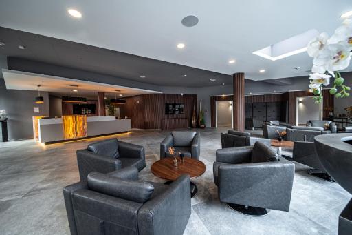 EE Hotel - Housity