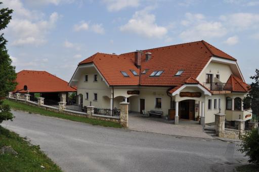 Grobelnik Tourist Farm - Housity