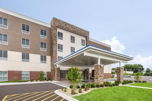 Holiday Inn Express & Suites - Ottawa, an IHG Hotel - Housity