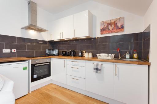 Charming, Well-Equipped Apt - 5 Minutes From Beach - Housity