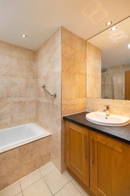 West Beach - Holiday Apartments - Housity