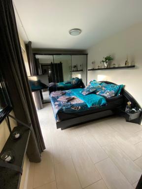 Beach bungalow Hellevoetsluis - Housity