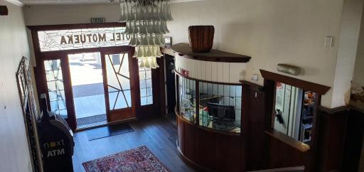 Hotel Motueka Backpackers, Loud Live Music Friday Saturday Nights - Housity