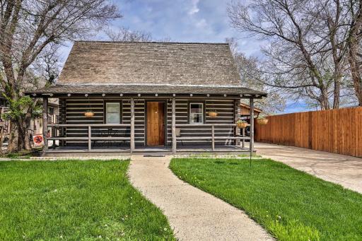 Maltese Ranch Cabin Near Medora Attractions! - Housity