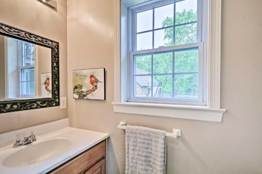 Family Home with WiFi, 14 Mi to Dutch Wonderland! - Housity
