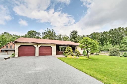 Family Home with WiFi, 14 Mi to Dutch Wonderland! - Housity