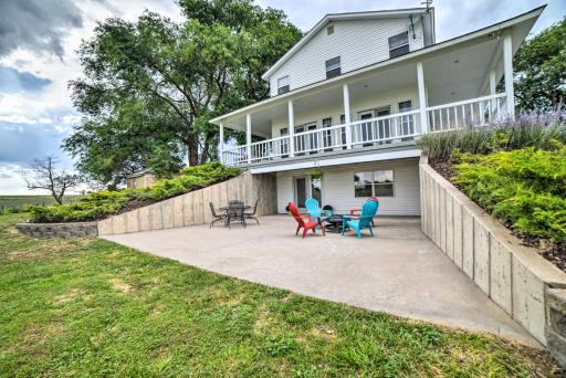 Walkout Apartment with Mtn View on Cortez Ranch - Housity