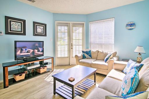 Corpus Christi Condo - Walk to Whitecap ! - Housity