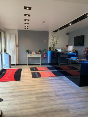 Hôtel Au Relais des Lilas - Housity