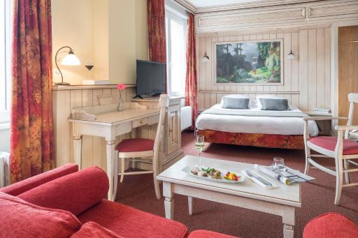 Hôtel Restaurant Le Bristol - Housity