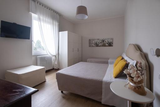Cute & Cozy rooms train station - Housity