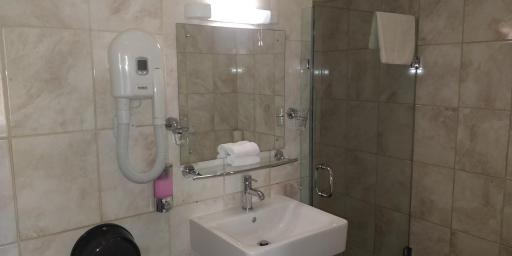Beach Avonmore House Guest Accommodation - Housity