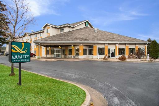 Quality Inn & Suites - Housity