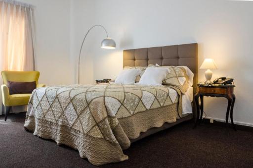 Jose Luis Hostal Boutique - Housity