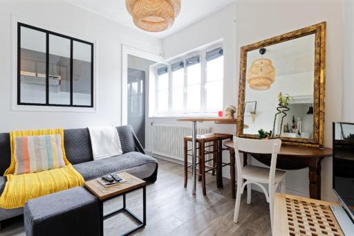 La Trouv - Housity