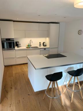 Direkte Nähe zur Uniklinik, Exklusive Wohnung mit eigenem Garten und offener Küche - Housity