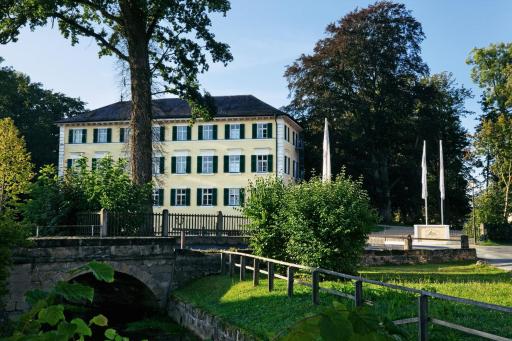 Das Schloss Burgellern - Genuss und Geschichte seit 1726 - Housity