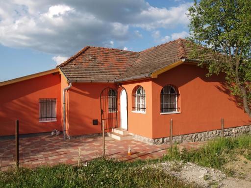 Rozsa Haz - Housity