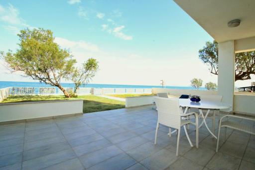 Beachfront Amoutsa Seaside Villa - Housity