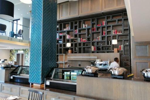 Regency Apartment Hotel Menlyn - Housity