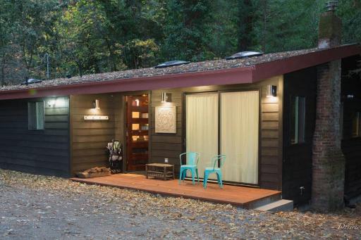 Bohemian Creekside Cottage minutes from Occidental and Sebastopol - Housity