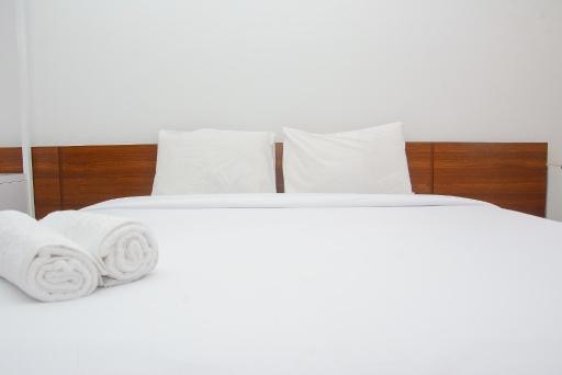Comfy Studio Room at Patraland Urbano Apartment By Travelio - Housity