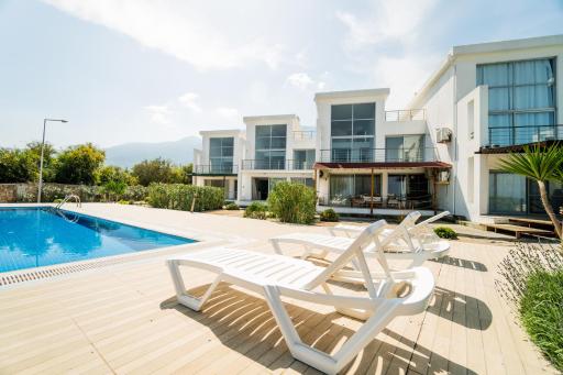 Spacious Three-Bedroom Apartment with Sea View A4 - Housity