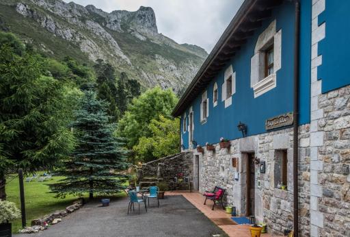 Bajo Los Tilos - Housity