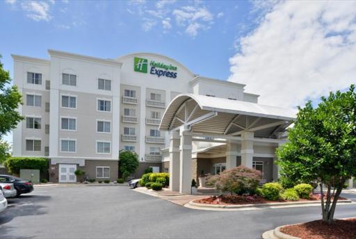 Holiday Inn Express Hotel & Suites Mooresville - Lake Norman by IHG - Housity