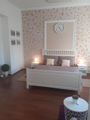 UBYTOVÁNÍ NA SPRÁVNÉM MÍSTĚ - Housity