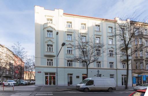 Lampi  Prague - Housity