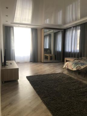 Gagarina 76a - Housity