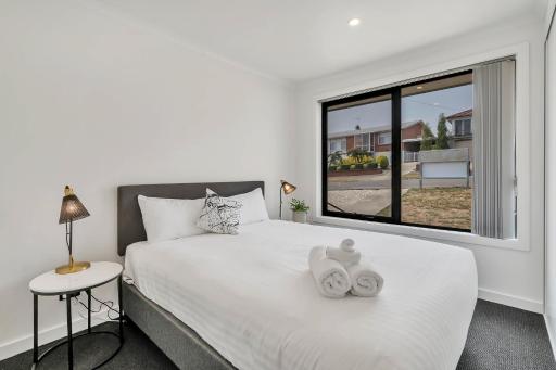 Youngtown Executive Apartments - 2BR included, Free Parking & Wifi, Sofa Bed & Cot fee applies - Housity