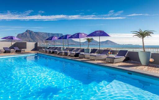 Lagoon Beach Hotel & Spa - Housity