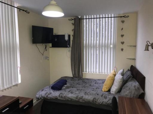 Private Double Room in Superb House in Great Location 3 - Housity