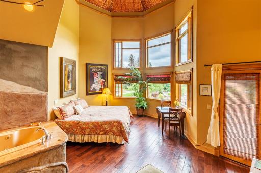 Talus Rock Retreat - Housity