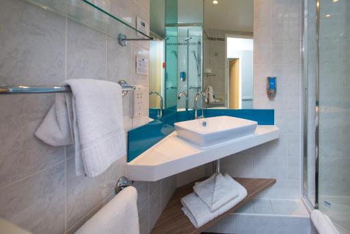 Holiday Inn Express Bath, an IHG Hotel - Housity