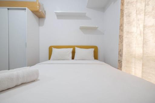 Minimalist Studio at Azalea Suites Cikarang Apartment By Travelio - Housity