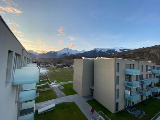 The Blackbird (Le Merle) - Housity