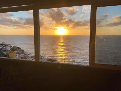 Apto boca cangrejo Netflix,parking,aire acondicionado y rent car - Housity