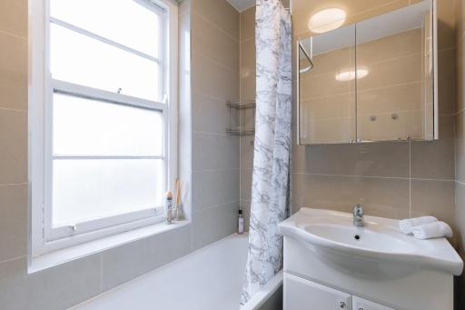 Evelyn Court - Housity