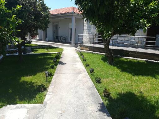 Quiet country house #1 - Housity