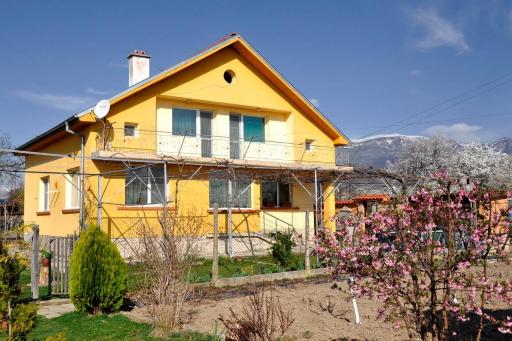 Вила в с. Габарево, Долината на Розите. - Housity